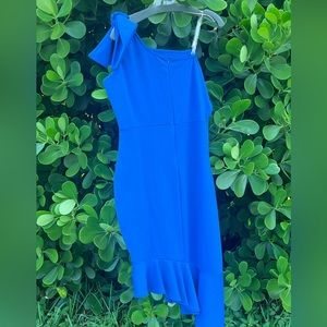 One shoulder , Royal blue dress. Ruffled angled bottom. Size 16. Worn once.
